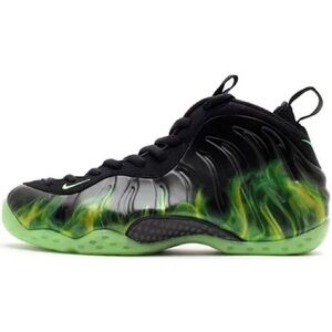 NWOT Nike Foamposite One Paranorman mens sneakers